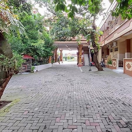 Hotel Shinta 1 Near Stasiun Kertosono Mitra Reddoorz Pelem Zewnętrze zdjęcie