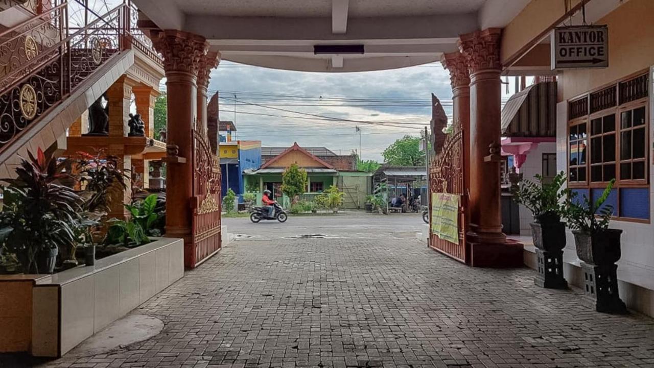 Hotel Shinta 1 Near Stasiun Kertosono Mitra Reddoorz Pelem Zewnętrze zdjęcie