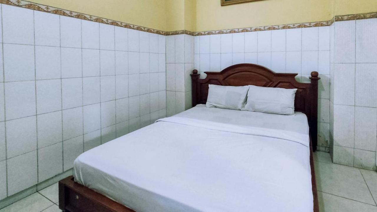 Hotel Shinta 1 Near Stasiun Kertosono Mitra Reddoorz Pelem Zewnętrze zdjęcie
