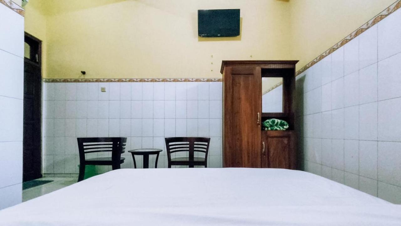 Hotel Shinta 1 Near Stasiun Kertosono Mitra Reddoorz Pelem Zewnętrze zdjęcie