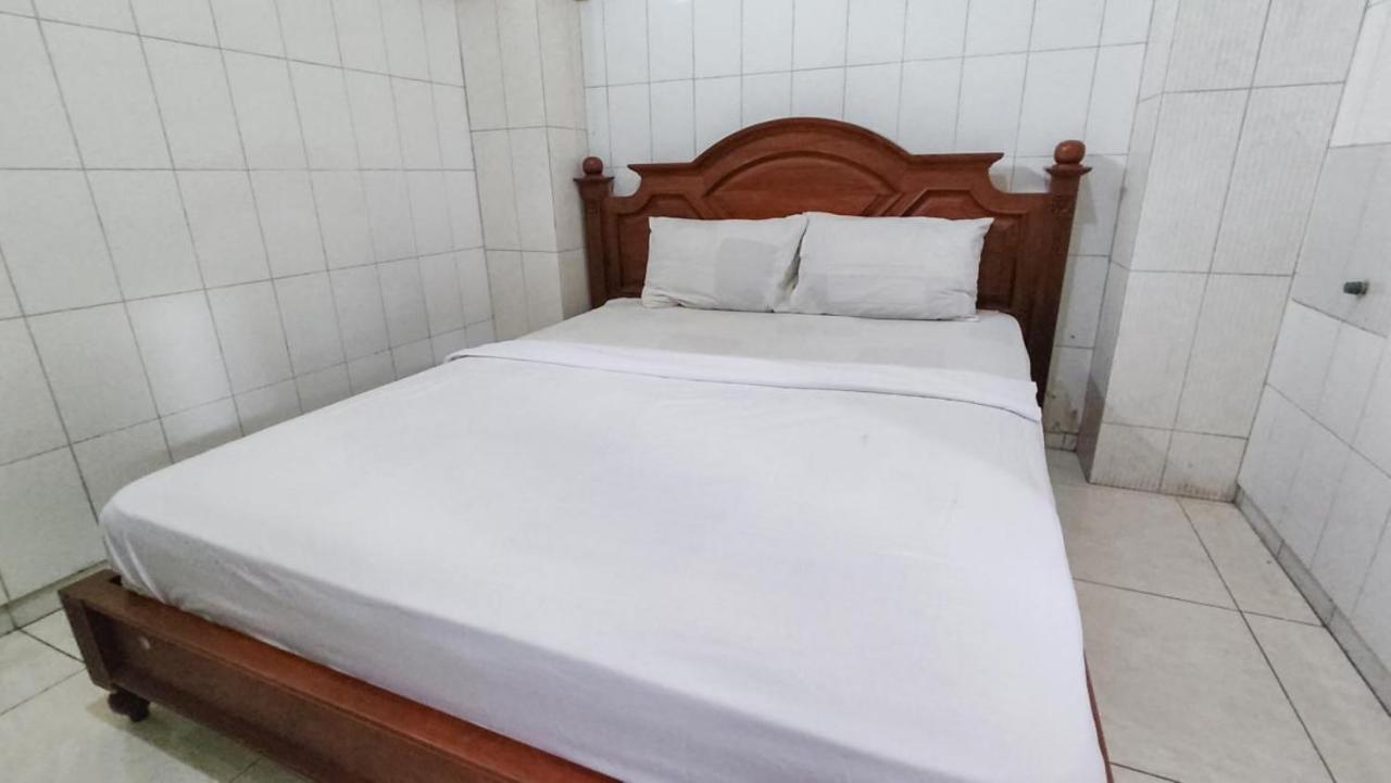 Hotel Shinta 1 Near Stasiun Kertosono Mitra Reddoorz Pelem Zewnętrze zdjęcie