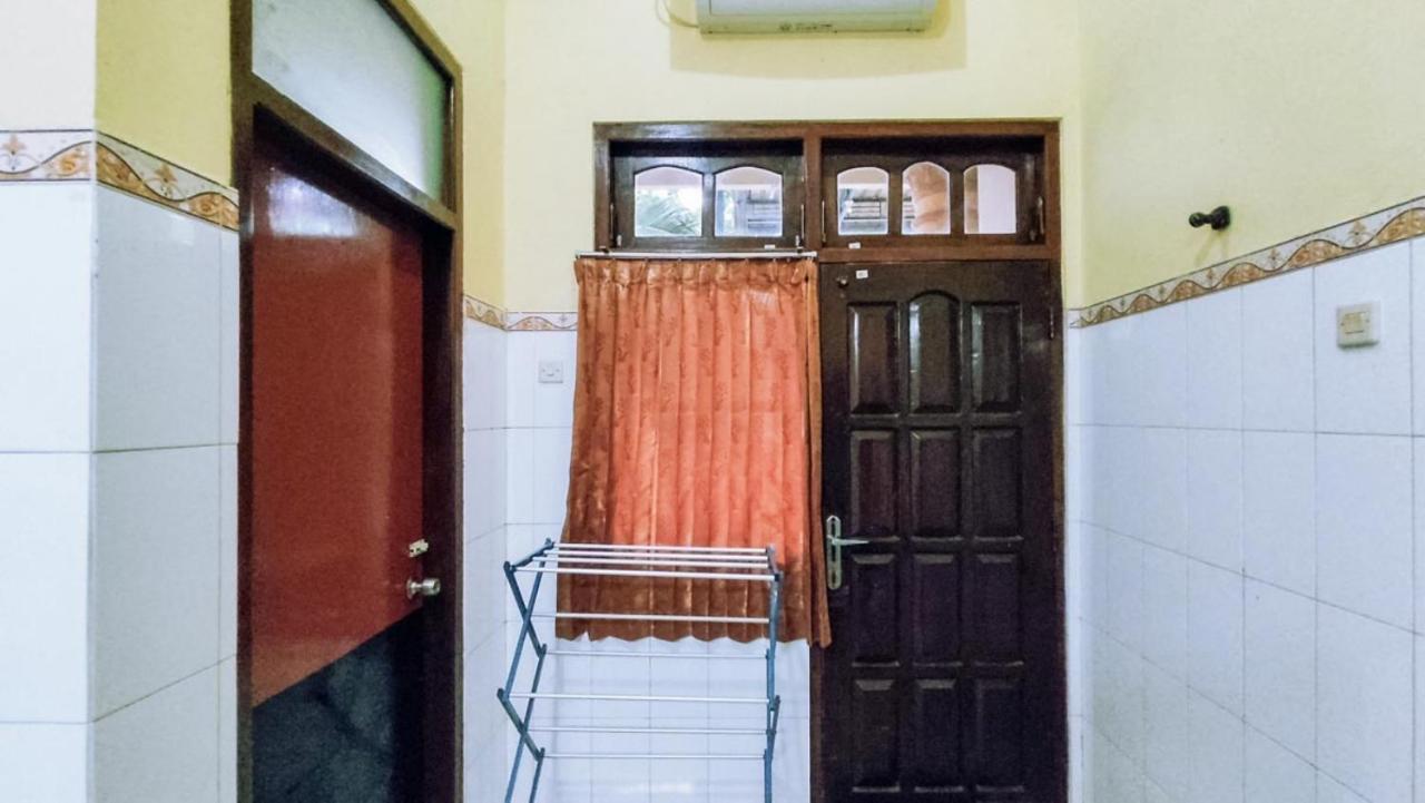 Hotel Shinta 1 Near Stasiun Kertosono Mitra Reddoorz Pelem Zewnętrze zdjęcie