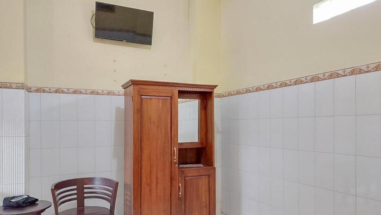 Hotel Shinta 1 Near Stasiun Kertosono Mitra Reddoorz Pelem Zewnętrze zdjęcie