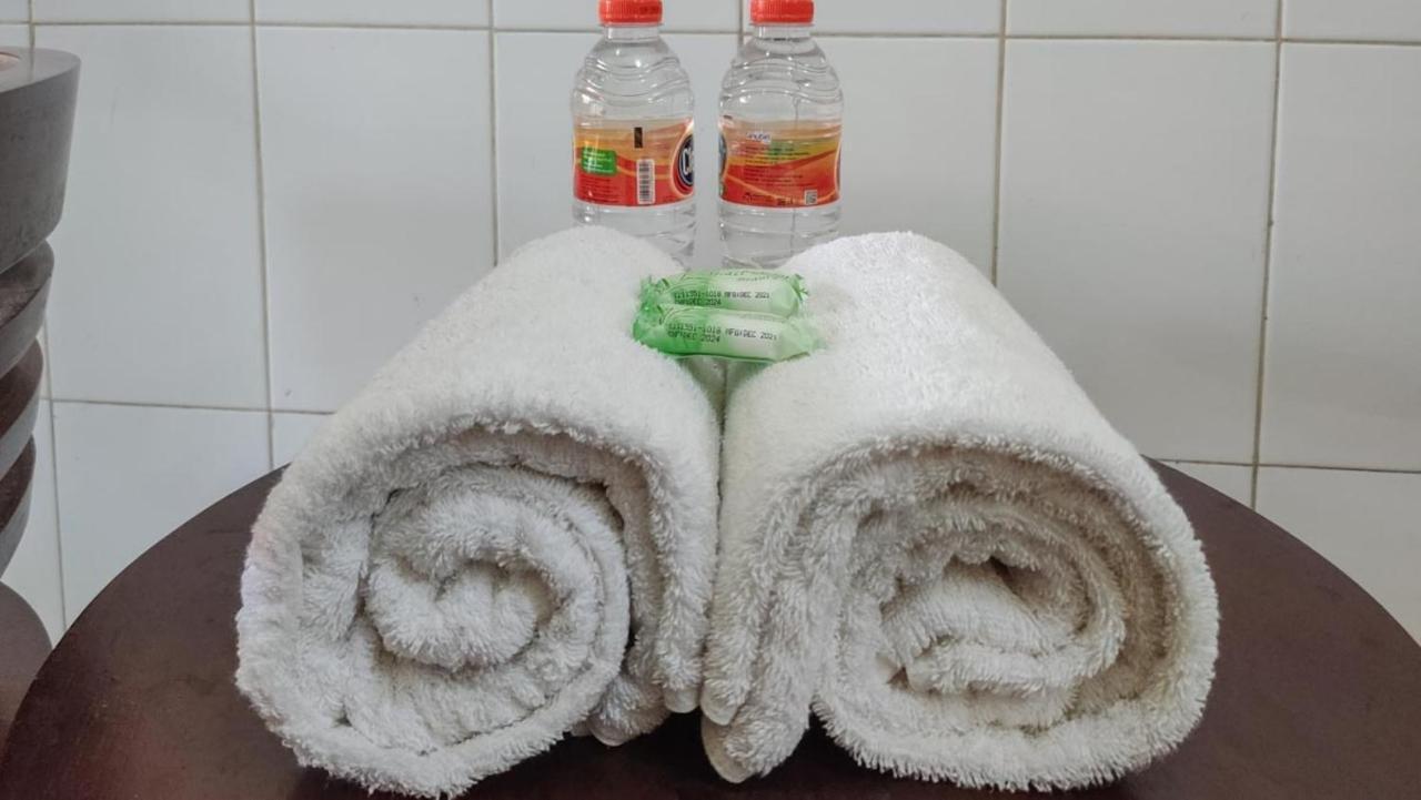 Hotel Shinta 1 Near Stasiun Kertosono Mitra Reddoorz Pelem Zewnętrze zdjęcie